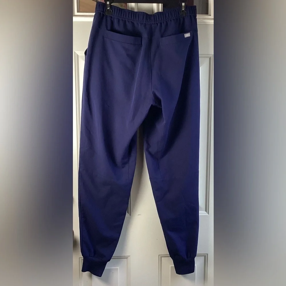 Figs Men's Navy Joggers with White Drawstring  Size Medium